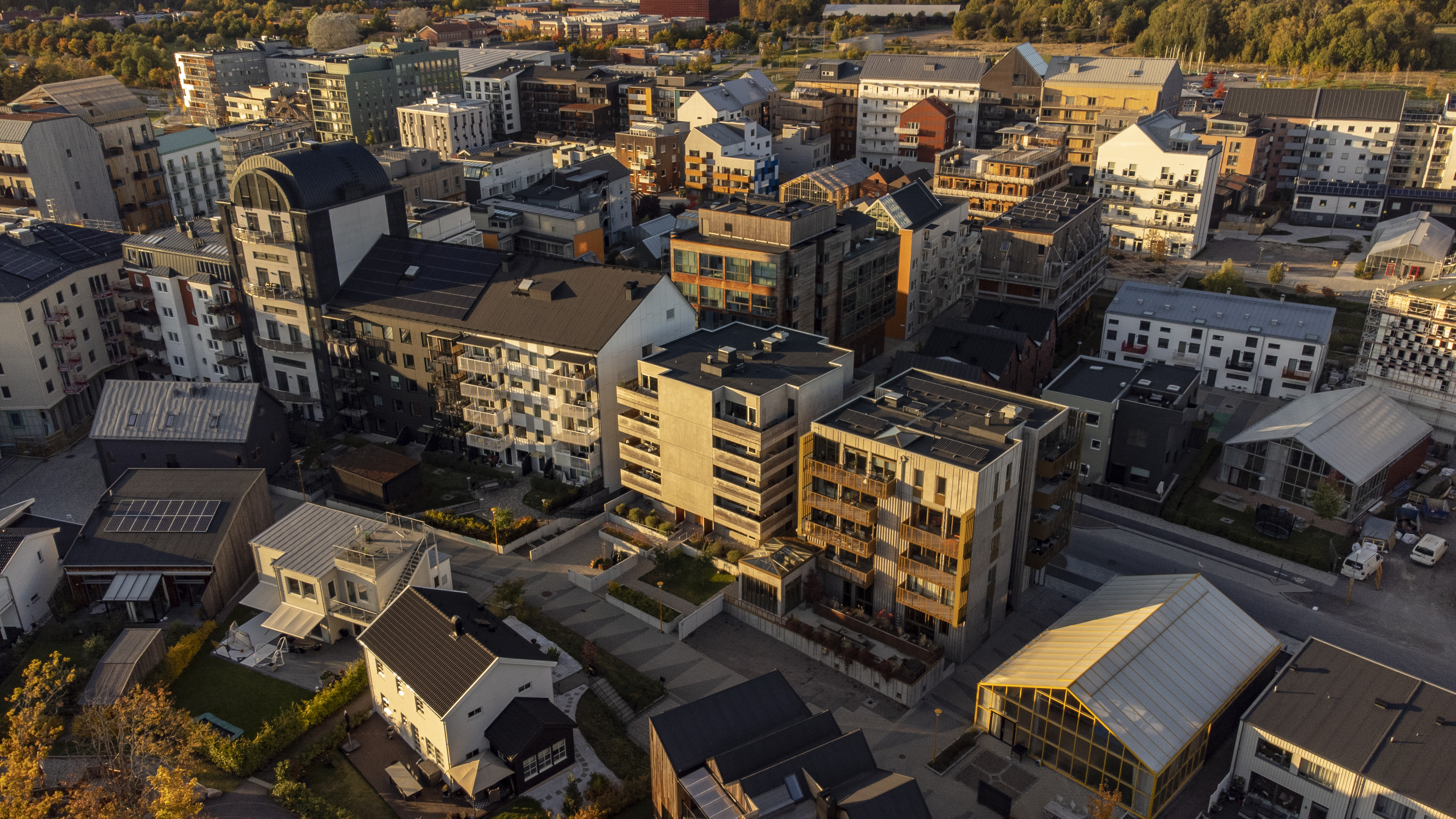 Drönarbild över Vallastaden- foto