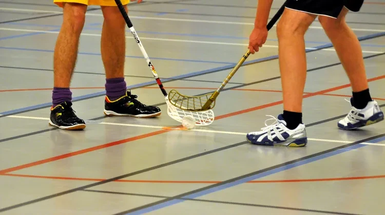 Innebandy i idrottshall